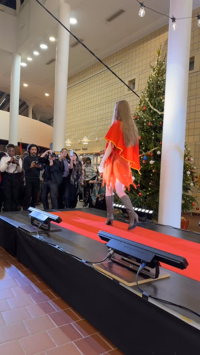 Clip of my NeuleKalevala Finnish Fairytale show at Thank you Finland event. On stage looks inspired of Aino, Ilmatar the Goddess of Wind and Water and Annikki, the Forest Maiden as a City Shaman.
Music: Dream Finland
@fashionmodelagencyfinland @malmitalohelsinki @ihamakimika @varia_hiusala @nanutamang928 @lyckoberg