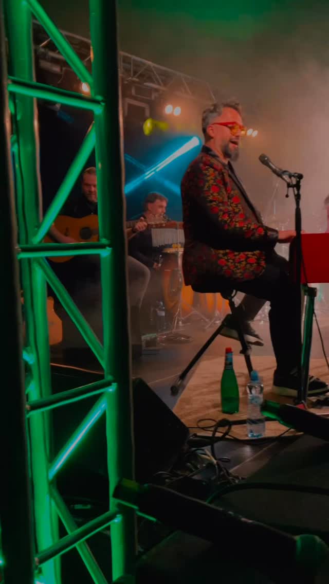 s Mariánom Čekovským a Michalom Hudákom v Žiline 🔥🎶 Energia, humor a skvelá atmosféra!
Hashtagy:
#Cekovsky #MichalHudak #Zilina #LiveShow #Koncert #Slovensko #Hudba #Event #Dnes #Showtime #SlovakTikTok #Zabava #MusicLive
@mariancekovskyband
@officialhudak