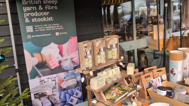 All set up at Old Hall Farm near Woodton. It's starting to get busy which will make this a wonderful festive day. There's lots of fab stalls as well as animals to see and a great café. I've got a good selection of local wool, knitting kits, hand woven scarves and more.
#britishwool #woolcraft #smallholdinguk #giftideas