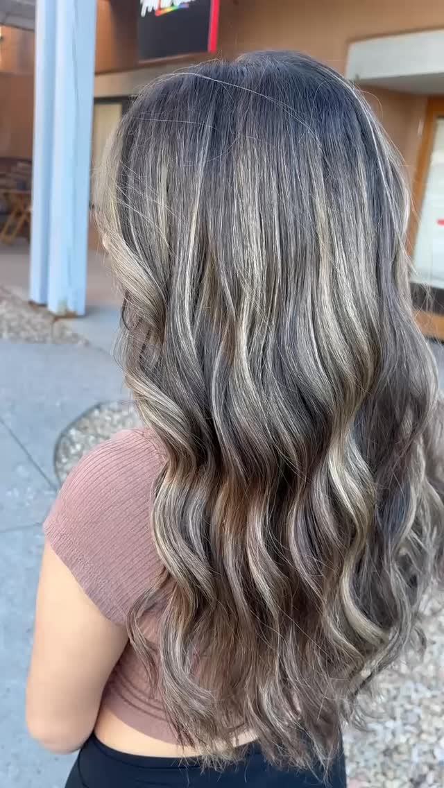 Beautiful blend by the talented @hairbystar_nm
✨✨✨
#hairartist #behindthechair #colorspecialist #booktoday #prizmsalonsf