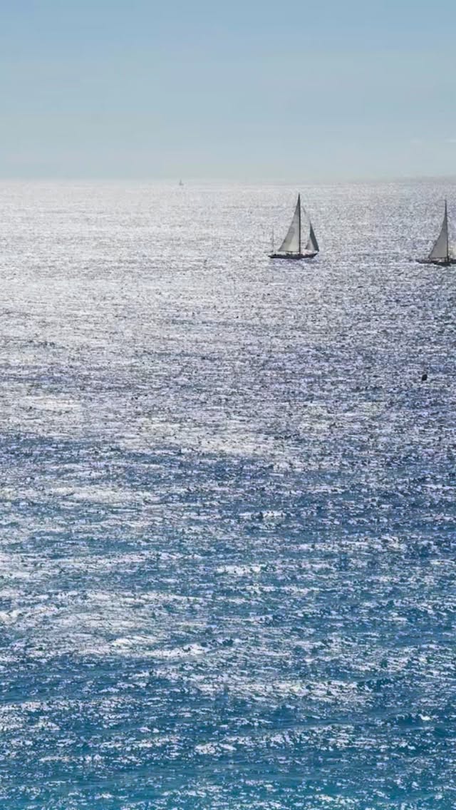 Parmi mes moments préférés de fin d’année : choisir nos vacances d’été 😎. Cette fois, cap sur la mer Égée du nord. J’ai depuis longtemps envie de découvrir les îles de Chios, Lesvos et Limnos : villages de mastiha, forêts pétrifiées et dunes sauvages. Une autre Grèce, loin des destinations “must see”, que j’ai hâte d’explorer en profondeur et de partager avec vous 🧿 #chios #mastihachios #lesvos #lemnos #vacancesété