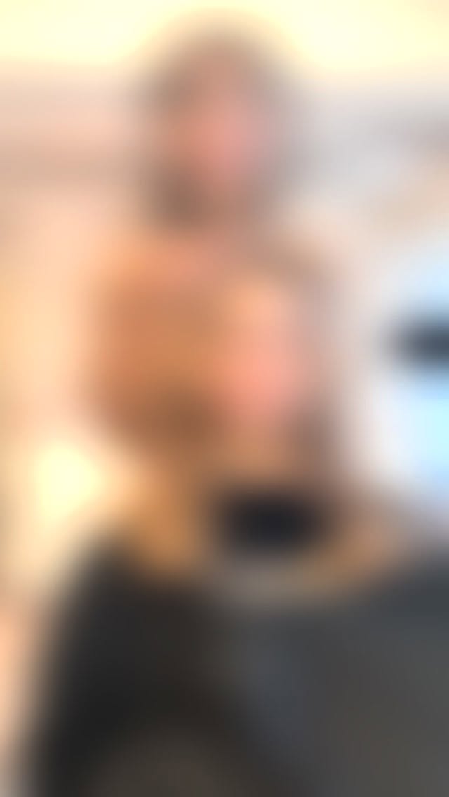 2025 geht bald zu Ende, hier ein paar Eindrücke aus diesem Jahr……Möchtest du , ja genau du 🫵🏻mit mir in das neue Jahr starten?Weisst du wie sehr ich mich über deinen Besuch freuen würde, dieses Video widme ich allen wunderbaren Seelen die mich schon so lange begleiten thank you🥰 my Beautys
Danke auch an meine Partner
@originalmineralswitzerland
@dook_soap
@faire_wholesale
@pelosi_labels_distribution
#balayage#haarefärben #haareschneiden #uster#ustercoiffure #ustercity #coiffureuster #zürichoberland #pfäffikonzh #zurichbalayage #zürichcoiffeur #wetzikonzh #curtainbangs #bobhaare #haarechneiden✂️ #effretikon🇨🇭 #illnau #volketswil #oerlikoncity #coiffure #blondehaare#strähnentechnik#farbberatung_zürich #stilberatung