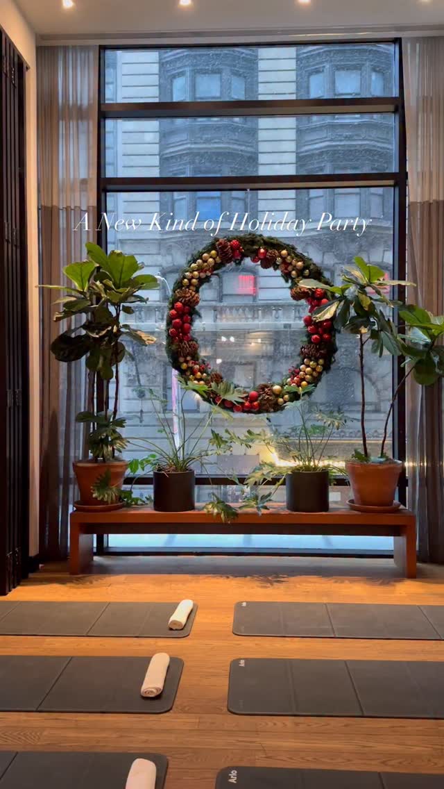 What a beautiful snowy Sunday we had!!!❄️🎄🌟So grateful to this incredible community who schlepped through the snow to show up and move, breathe, reflect, and be together.
A special thank you to @inflowence.official for the aromatherapy, @shopaltitudesupplies for the journals and gel pen sets, and @drinkkoia @karmanuts @chimes_gourmet @shop.brine @masa_chips @drinkdesoi and @drinkpoppi for the goodies that made the day even brighter✨
Can’t wait for next time—join us January 11🤍 link in bio