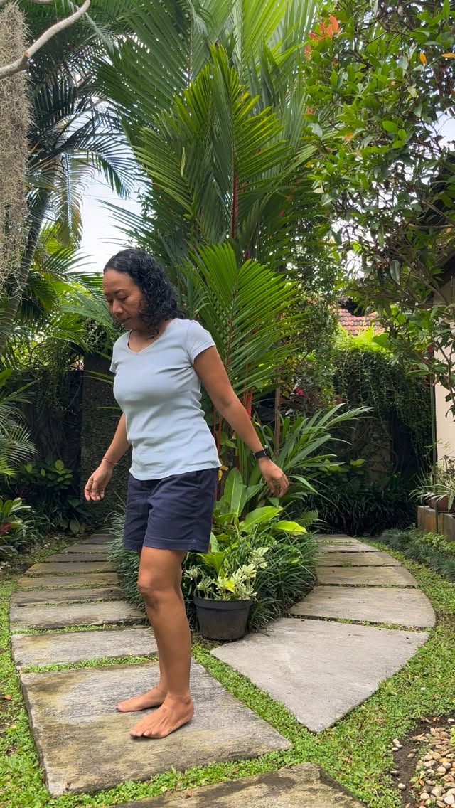 🔥Day 2: Ignite Your Core 🔥
Good morning! 🌤️
Day 2 is here you showed up! That’s the hardest part.
Today, we spark our inner fire, Chair Pose isn't just for the legs. Get ready to feel strong and steady.
How did you feel after yesterday’s pose? Tell me below! 🔥
Pose: Utkatasana | Chair Pose
Time to Hold: 30-45 seconds, repeat 2-3 times.
🪑Chair Pose 🪑
· From standing, inhale and raise your arms up.
· Exhale, bend your knees as if you're sitting back into a chair.
· Keep your weight in your heels, chest lifted.
· Hold here. Feel your thighs working and your core engaged.
· Breathe! It's okay if you shake—that means you're working!
· To come out, straighten your knees and lower your arms.
Benefits:
· 🔥 Rapidly builds heat and wakes up major muscle groups
· ❤️ Gets your heart rate up gently, boosting circulation
· 💪 Strengthens your core (your true power center for all-day stamina)
How it fuels your day: Transforms that heavy feeling into powerful, sustainable energy.
You’re doing something wonderful for yourself. Let’s go!
#MorningEnergyChallenge #YogaForEnergy #FreeYogaChallenge #MorningRoutine #WellnessChallenge #morningenergy #yogariabali #morningenergy #yogachallage #closingyear2025 #ubudyoga #gentleyoga
#yogaubud