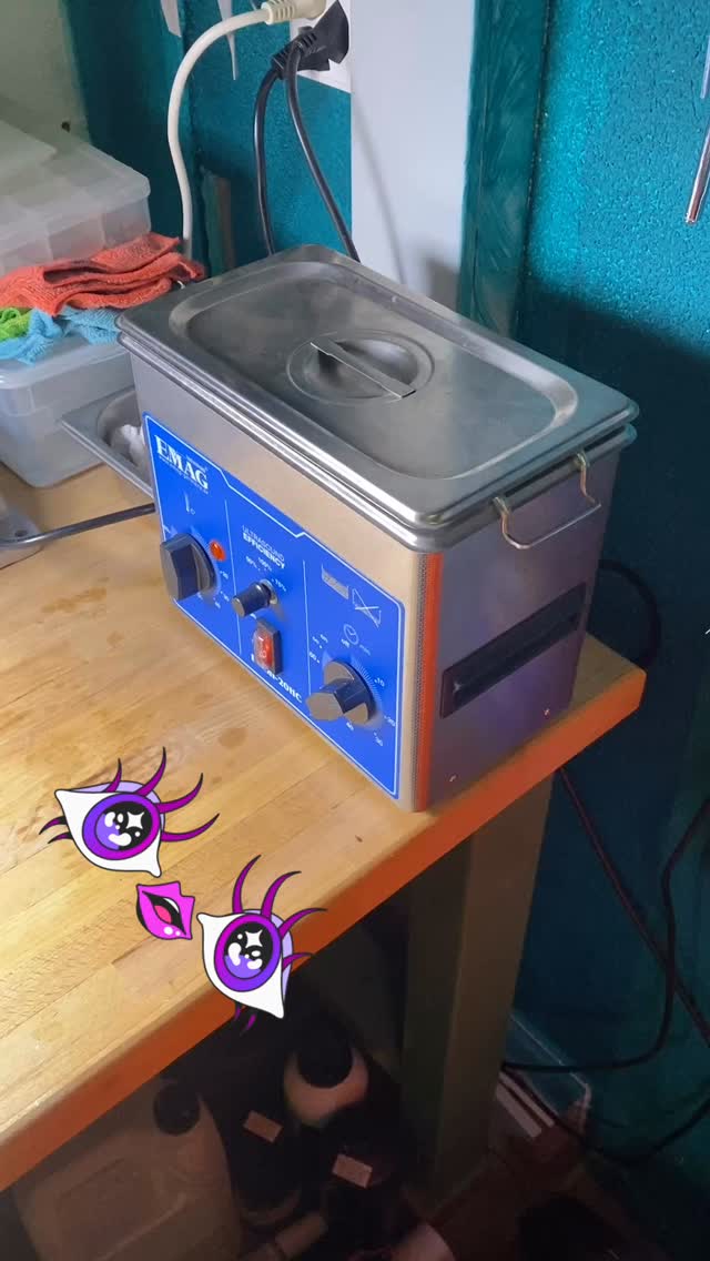 Wellness Sprudelbad für die frisch gedruckten Teile. 😍
#wellness #sprudelbad #3dprinting #3ddruck #elegoomars4max