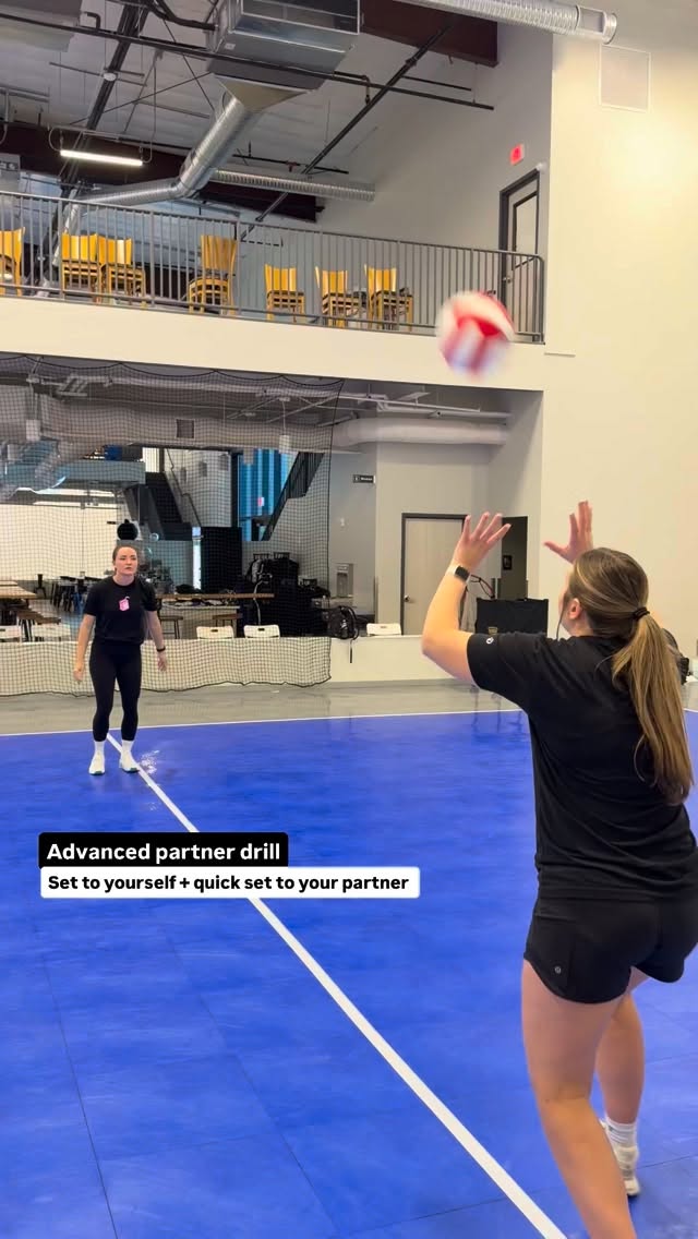 Advanced partner drill: set to yourself + quick set to your partner✨
This drill is great for intermediate and advanced volleyball players and it specifically is advanced because of the speed and placement of the ball. Let’s break it down.👇🏻
✅ start with the first set to yourself straight up palms facing the ceiling
✅ for the second set, speed it up pointing your palms forward to a very specific target location
✅ you can change the tempo/speed of the ball depending on how far apart you and your partner are
✅ this not only helps with wrist speed, location accuracy, and faster outside sets
Let’s gooooo
#Volleyball #VolleyballGirls #VolleyballPlayer #VolleyballCoach #VolleyballWorld #volleyballlife #VolleyballTraining #VolleyballDrills #VolleyballSkills