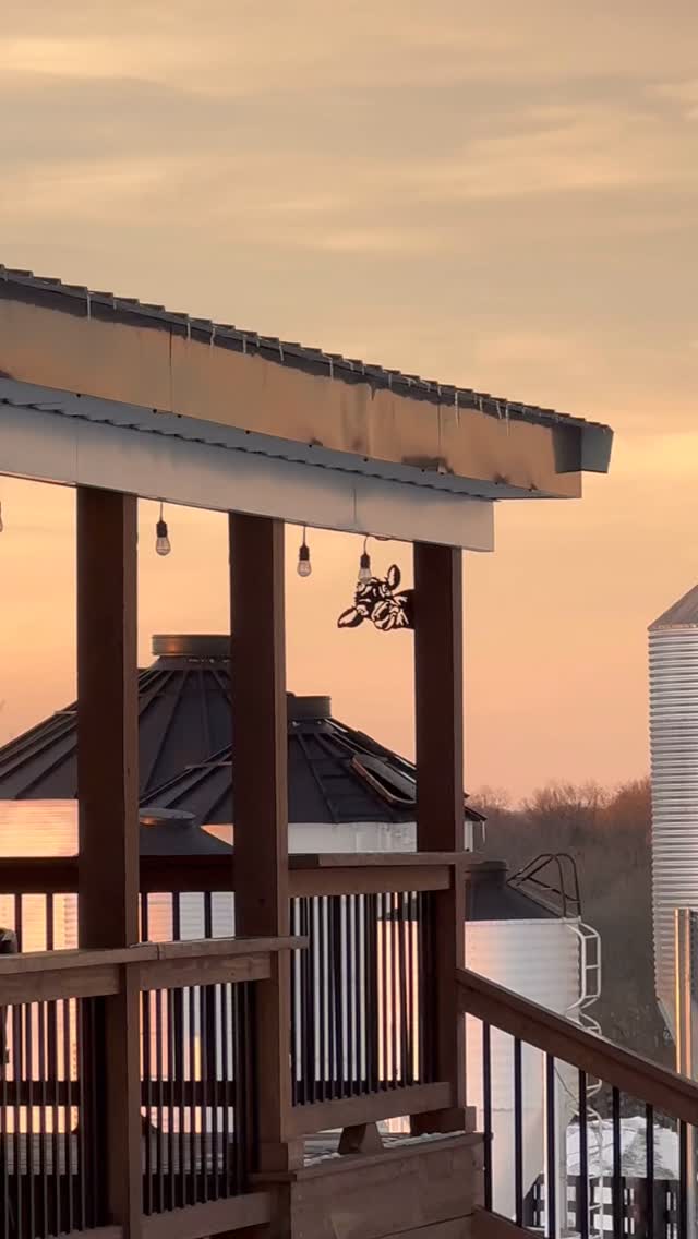 Our store is open next weekend on Saturday 12/20/25 11am-6pm. We are also available by appointment in our storefront of Simpsonville,
KY shoot us a message on Facebook. Let’s have a good time. #kentuckyproud #wagyubeef #simpsonvilleky #cattefarm #storefront