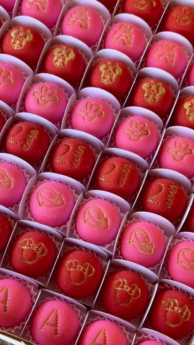 A encomenda de hoje foi da Minnie e olha isso, que perfeição!! ❤️🩷 Apaixonada por cada detalhe 💝
.
.
.
#disney #minnie #lindo #amor #delicius