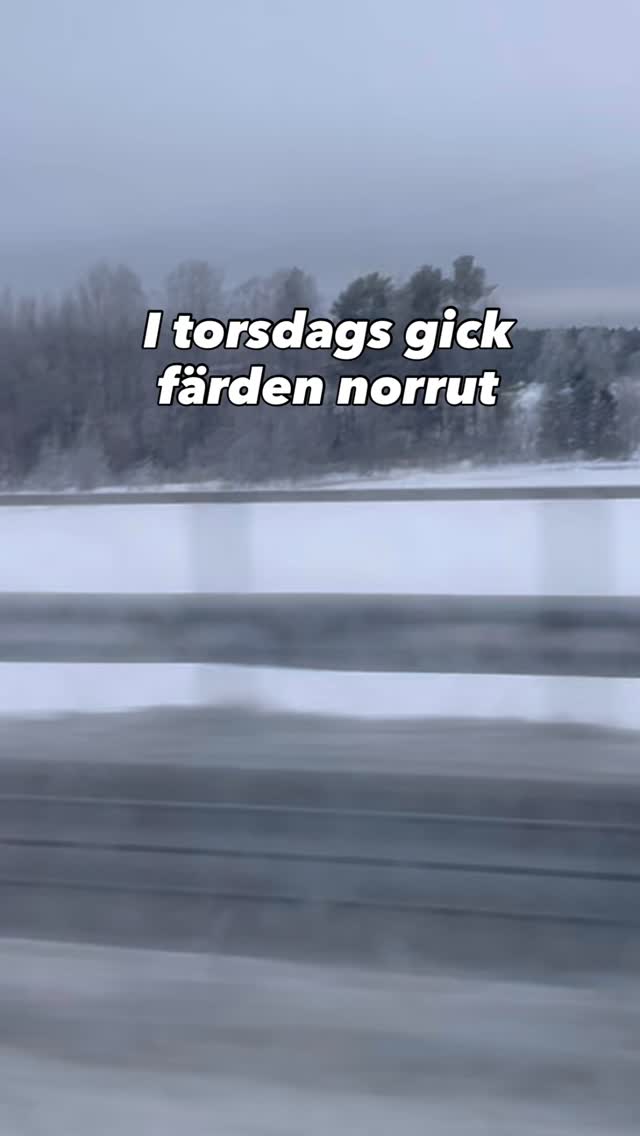 Resan norrut 1/3
Vad fint det är i norra Sverige så här års!
Åkte upp för att träffa personalen på @norrbottensteatern och se En julsaga i regi av @bobolunden.
En riktig supersuccé på teatern! 👏🏽👏🏽👏🏽