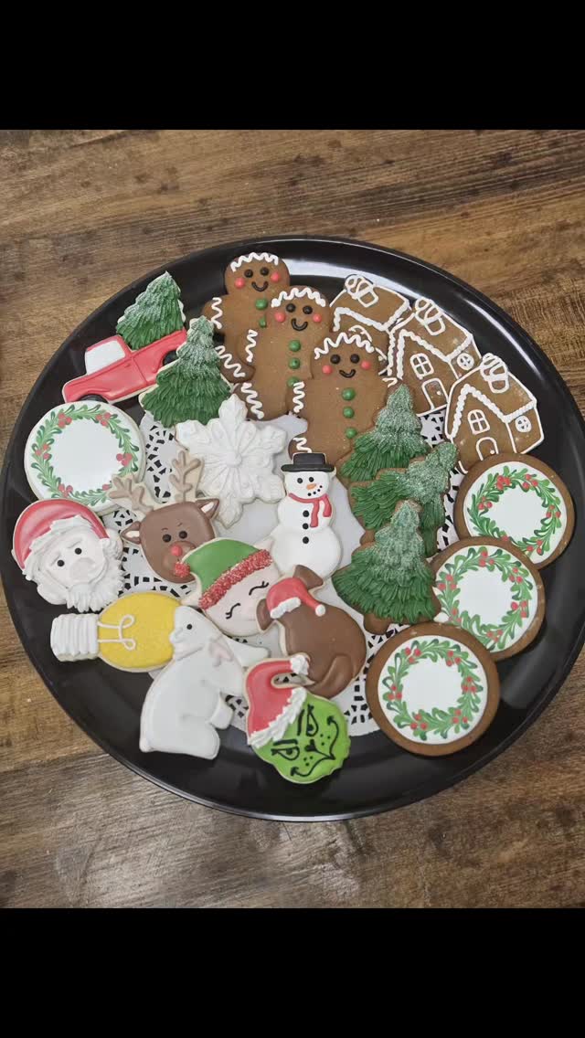 There are only three days left to place your Christmas orders for pick up the 23rd and 24th!!! Let me bring some extra holiday cheer to your table this year stress free! I have side dishes, desserts, cookie platters, cocoa bombs and more!!! Orders can be placed using the order form on my website www.lisabethconfections.com or by messaging me. You have until the 18th