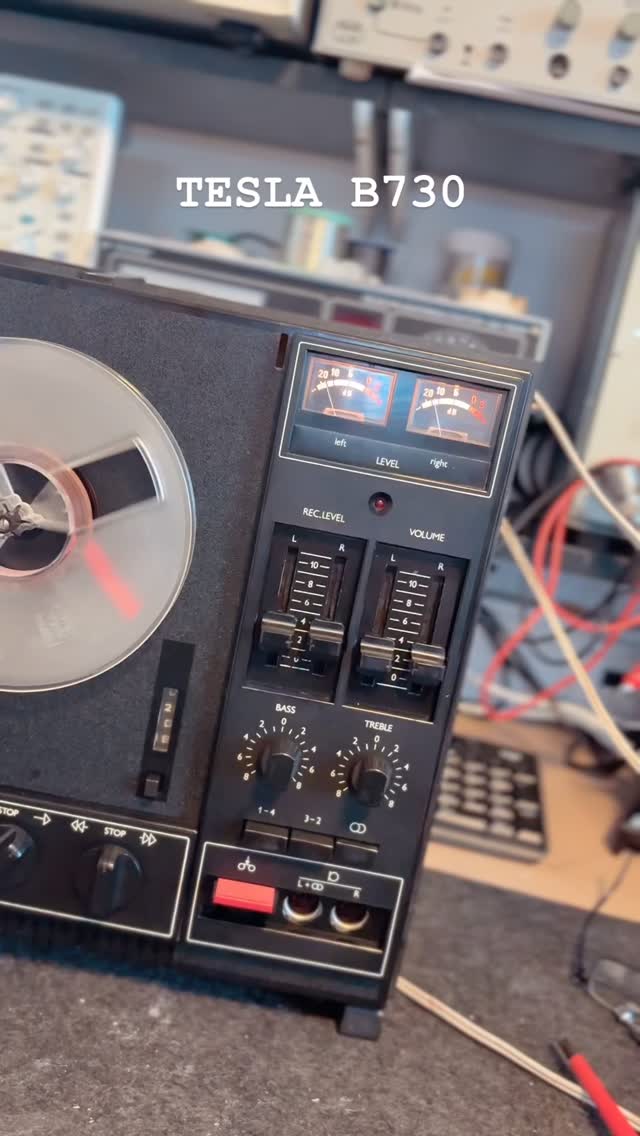 TESLA B730… Ein Klassiker aus alten DDR Zeiten. Damals sehr begehrt und Begleiter auf vielen Partys. Dieser hier ist wieder fit für die nächsten Jahre. Riemen , Zwischengummis, neu eingemessen und gereinigt. 🤝
#vintageaudiomd #vintageaudio #vintageaudiorepair #vintagehifi #tesla