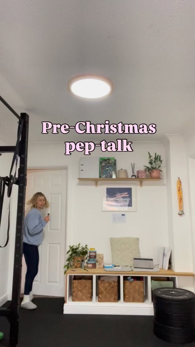 🍗more info👇🏼
We probably all need reminding of this:
🫶🏻Choose our indulgences - eat the more calorific foods we love, not ones that’re just there
🫶🏻Listen to our bodies - at slowly and stop when it doesn’t taste as good anymore
🫶🏻Eat nutritious meals before and after eating out - keep nutrients and energy up
🫶🏻Keep mutinous foods in the house - esp. in the freezer for those days inbetween when we can’t get to a shop!
Enjoy the festive period without the yucky feeling.
Em x
#healthychristmas #feelgoodforchristmas