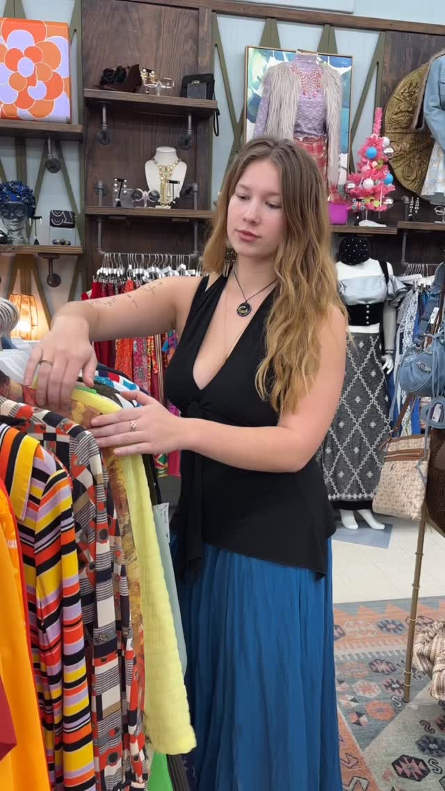 New year, same me 💋 Our New Year’s resolution is to keep supplying you with nothing but the best hand-curated vintage pieces 💖 So… same time next year? 😉
#timewarpbr #shoplocal #midcitybr #vintage #vintagefashion