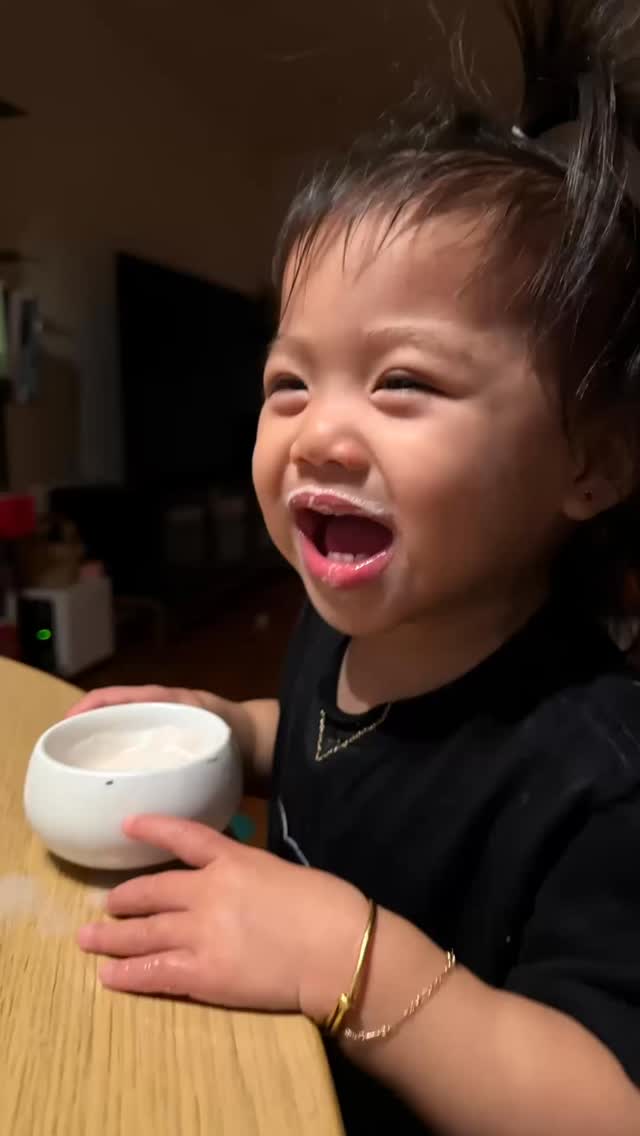 During the holiday season, thereโs a lot going on that can send (false) alarms of panic and stress to our little ones (and us too of course!) Use these series of hot coco breaths to help stay regulated and remember what really matters this holiday season โค๏ธ
Subscribe to get the FREE full breath work practice at the link in our bio. And follow @truerootsfamilyyoga for more practices to add to your childโs mindfulness toolbox for navigating difficult and stressful times.
Share with a buddy who could use this โค๏ธ๐