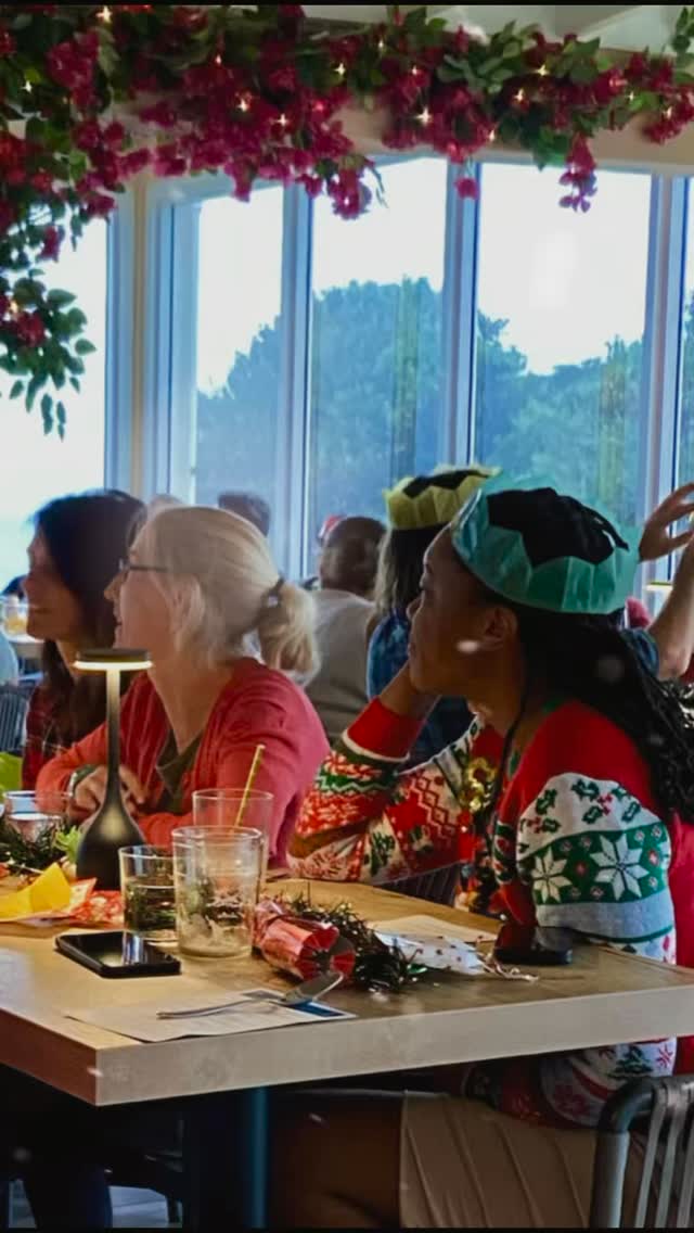 A little holiday spirit and a lot of festive vibes. Full plates, good laughs, and Christmas cheer at Achilles 🥂🎄✨
#AchillesEvents #CorporateParty #HolidaySeason #DecemberLunch #OfficeLunch #HolidayLunch #WorkLunch #HolidayParty #FestiveLunch