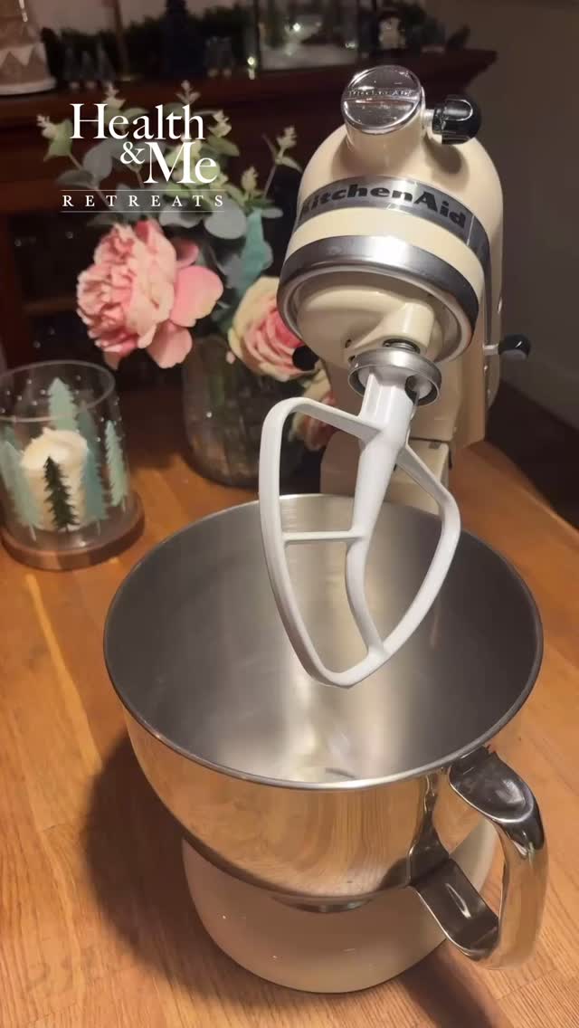 Matcha Magic, made simple. 💚✨
Do you want some Matcha in your life..
Discover the benefits and our go-to recipes.
💚🍪🍵 Matcha cookies, protein balls, lattes and more — perfect for adding a wellness boost to your routine.
For Matcha benefits & recipes 🍵💚
🔗 link in our bio - blogs & recipes