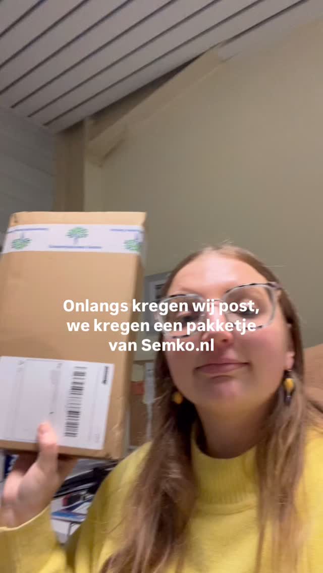 We kregen een tijdje geleden deze Crayon Rocks van @semko_onderwijs ๐
We zijn alvast benieuwd naar de kunstwerken die onze kindjes hiermee gaan creรซren ๐จ