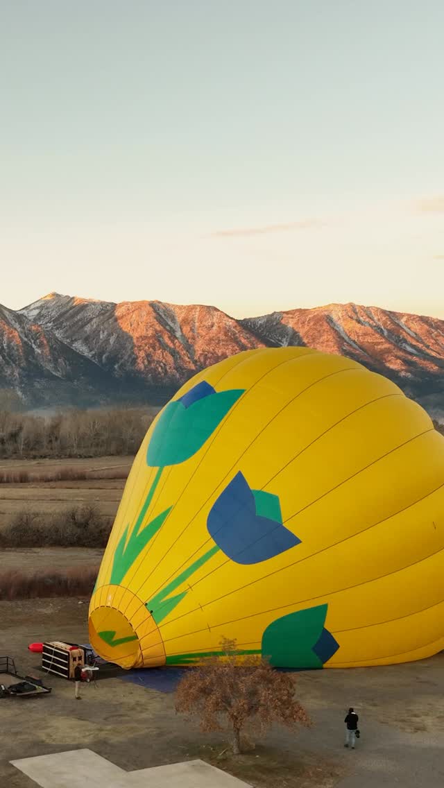 Some mornings you take meetings.
Some mornings you take off.
Hosted by Sotheby’s real estate advisor Stephanie Griffith, we took to the skies over the Carson Valley for an unforgettable hot air balloon experience, highlighting Balloon Nevada and piloted by Sheldon Grauberger.
Seeing the Carson Valley from above has a way of shifting perspective. Wide open land, quiet moments, and a reminder of why this region is such a special place to live and work.
Proud to collaborate with people who value elevated storytelling and authentic experiences.
🎈 @laketahoeballoons Balloon Nevada
🏡 @stephgriffithsierrasothebys Stephanie Griffith
📍 Carson Valley, Nevada
Captured by @evrysprrw
Cinematic storytelling by @adventureweddingfilms
#NorthernNevada
#MindenNevada
#HotAirBalloon
#LuxuryRealEstate
#NevadaLifestyle
#SothebysRealty
#BalloonNevada
#AerialStorytelling
#CinematicReels