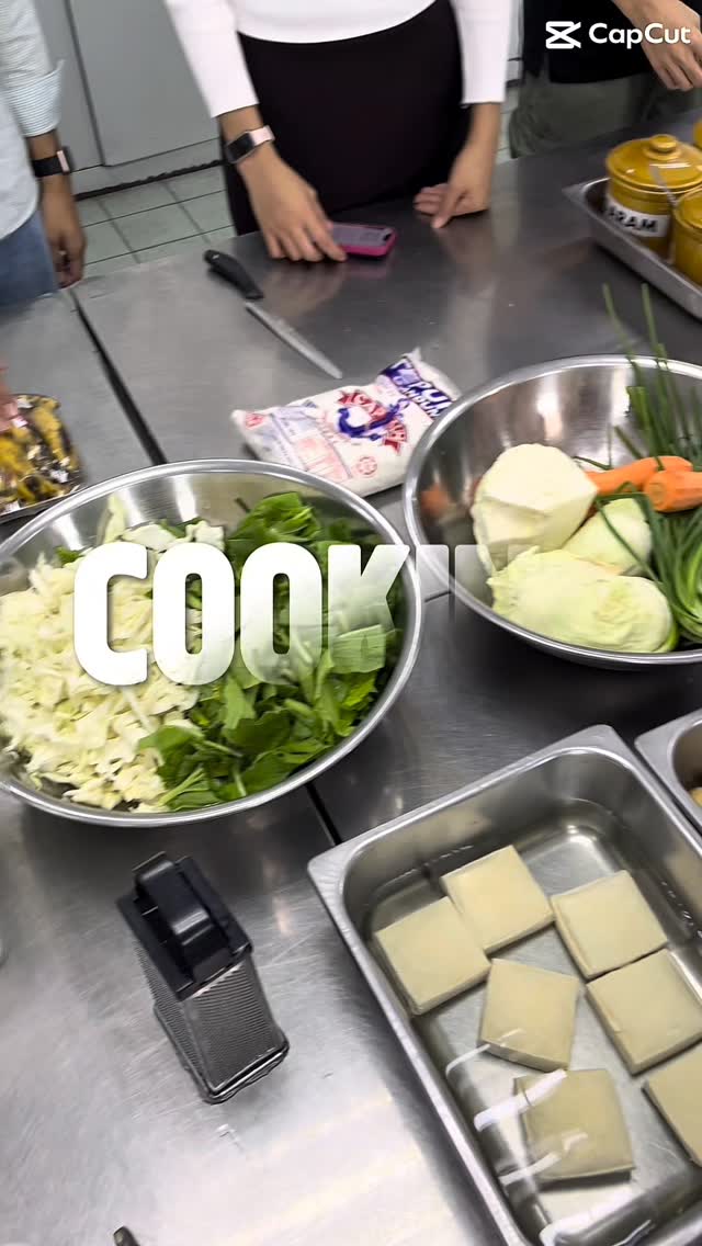 Cooking up connection at U4B ๐
Where volunteers come together to learn, share, and create.
More than a class โ a moment of togetherness ๐ฒโจ
If youโd like to learn more about what weโre doing, please visit our website at www.upcycle4better.com ๐ or click the link in our bio ๐
#Upcycle4better #U4B #BetterTogether
#ChangeThroughReuse #InspiredToUpcycle #FutureIsUpcycled #recycling #recycle #upcycling #sustainability #zerowaste #ecofriendly #reuse #plasticfree #circulareconomy #sustainablefashion #recycledfashion #fashionrevolution #slowfashion #diyfashion #textilerecycling #FYP #Love #ReduceWaste