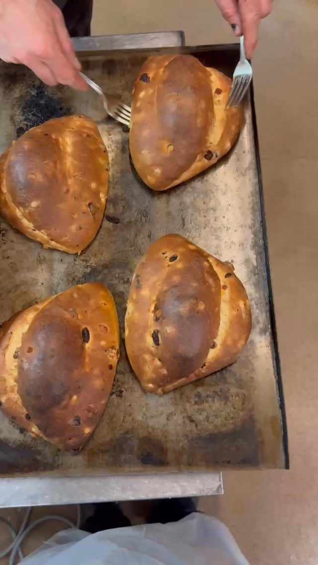 The elves are working hard! The Stollen are available!!!
They never tasted better! (Did not know it was possible!
#stollen #sogood #christmas #yyc
#Manuellatruwe #patisserie # yycpastry #yycpastryschop #boulangerie #yycbakery #yycbakershop #yycbakerycafe #yyceats #yycfood #yycfoodie #yycfoodies #yycfoodtours #yyctourism #yycvictoriapark #yyccoffee #yyccoffeeshop #culinairemagazine #yycculinaire #yycliving #yyclifestyle #calgary