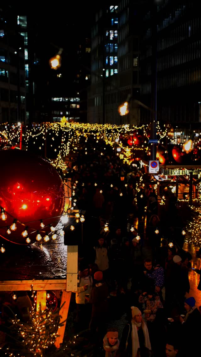 Weihnachten rückt immer näher und die last minute Weihnachtsgeschenke rufen!
Schaut unbedingt bei unseren Ausstellern vorbei! 😍 🎁
Bis am 23.12. sind wir noch für euch da. ❤️
Im Video zu sehen:
@empanadas.ch
@sorachoijewelry
@voufresh.drinks
@leibacher_biber
@moonshopzurich
@ mimi's apfelküchlein
@tortilla.maya
@ wokstar
@quillay.ch
@jk_jewelry.ch
#Weihnachtsmarkt #ZürichWeihnachten #SchweizWeihnachten #ZürichErleben
#SchweizEntdecken #ChristmasInSwitzerland #FondueZürich #Samichlaus #ZürcherWeihnachtsallee