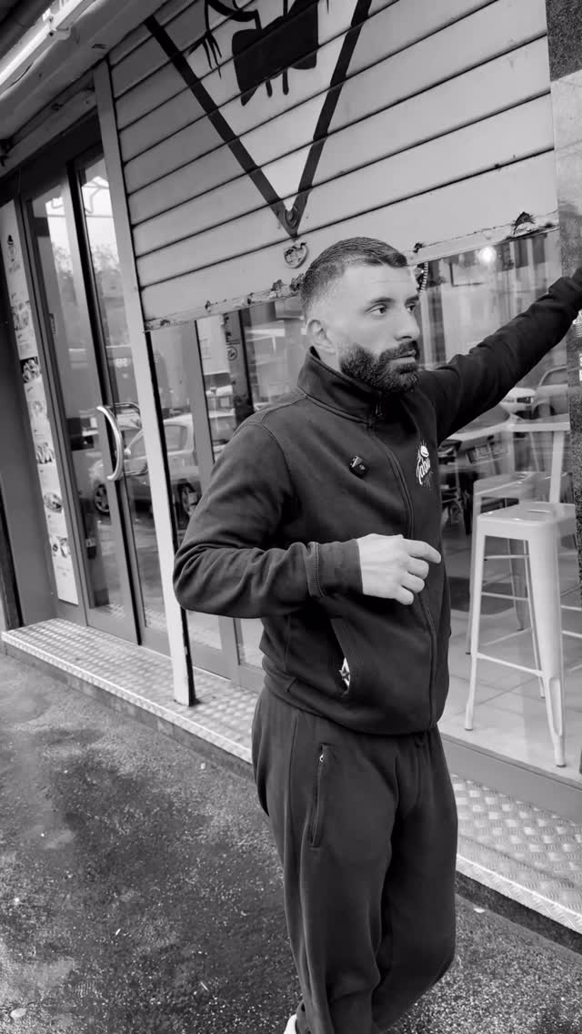 Mr Tabù chiude…ma solo per Natale!
Il 24, 25, 26 ci prenderemo dei giorni di pausa, così come il 31 dicembre e l’1 gennaio. Nel frattempo vi auguriamo buone feste 🧡
Da Mr Tabù tacos e burritos li componi tu! 🌮🌯
📍Centocelle: Via dei Castani 304
📍Ostiense: Via Pellegrino Matteucci 17
🎥: @smmackstudiosrl
.
.
.
.
.
#cucinanatexmex #mangiarearoma #texmex #ristorantiroma #cucinamessicana