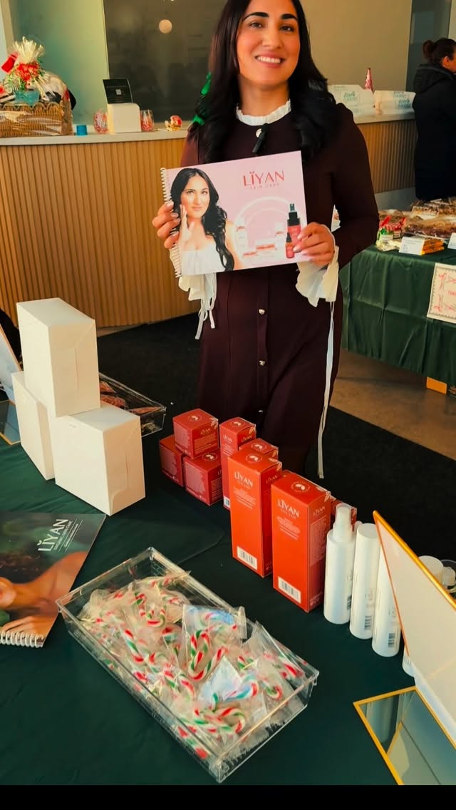 Today’s Christmas Market with @bodybarre 🎁🎄
🛍️ Shop all our skincare products @bodybarre Sonoma location! Exclusive discounts you don’t want to miss 🥳
#liyanskincare #christmas #christmasshopping #skincare #shop