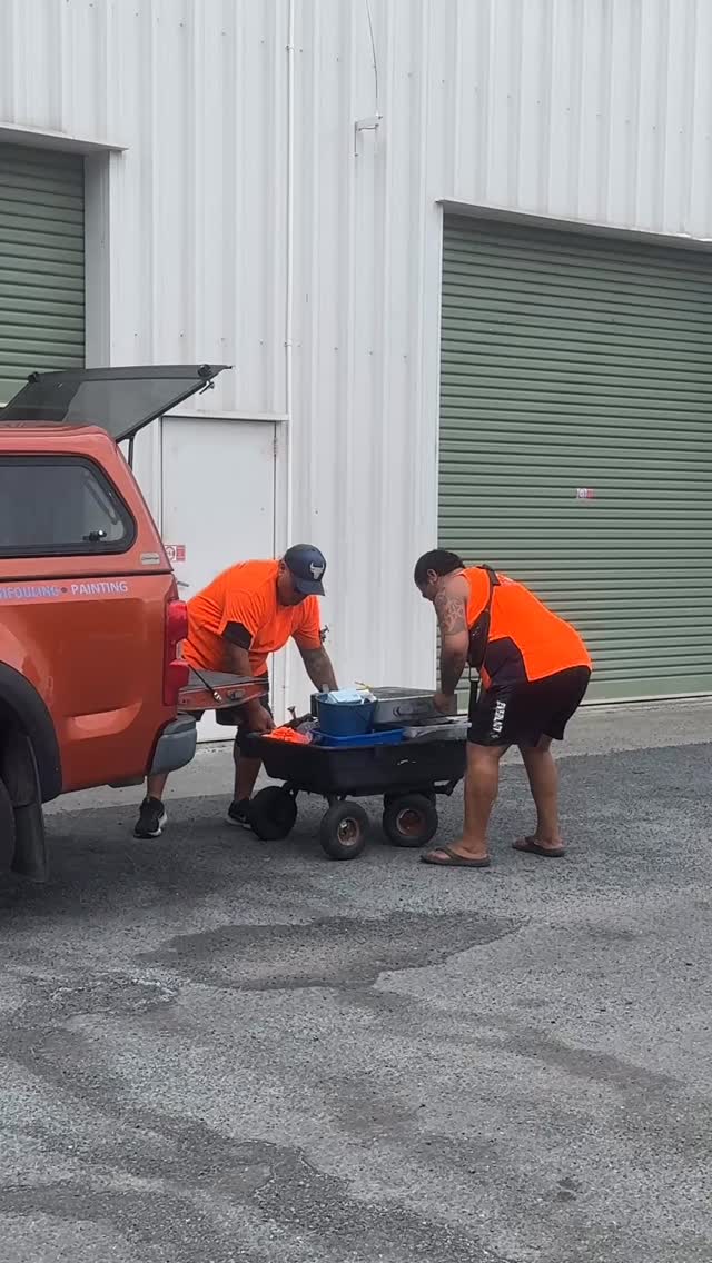 Last day on the tools for the boys and that’s a wrap… Until the weekend anyway 💪 #totalyachtcare #bayofislandsnz #boatmaintenance #yachtlife