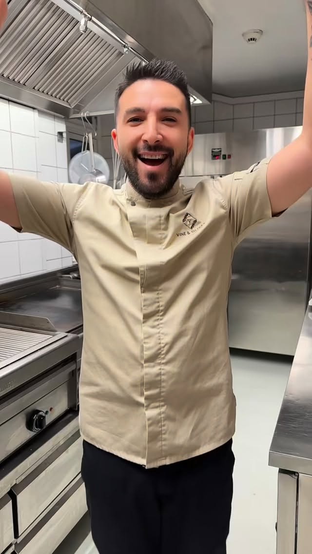 A dish every Greek grows up with.
Served hot, shared with love, and always eaten first. 🇬🇷
Saganaki — simple, nostalgic, and impossible not to love.
#GreekFoodOslo
#OsloFood
#FoodieOslo
#RestaurantOslo
#VineAndOlives