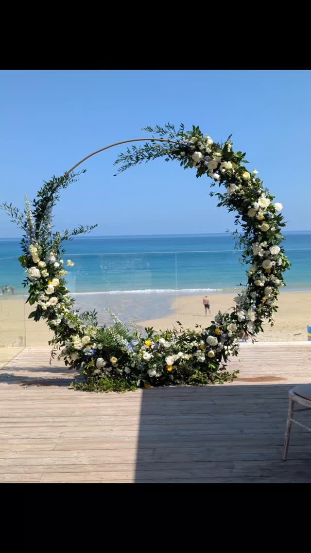 Celebrating the arches of 2025!
The new driftwood arch was a big hit this year 😁 Let's see what I come up with for 2026!!!!
Massive thanks to the wonderful photographers for their stunning photos.
@yeahmikephotovideo
@sofiemichellephotography
@albionrowphotography
@alanlawphoto
@noahwerthfilmphoto
@nickwcommercialphoto
@carolineoakleyphotography
@victoriawalkerphotography
Huge thanks to my very talented flower growers
@hendrafarmflowers
kernowdahlias
#weddingarch #weddingarches #weddingarchflowers #weddingideas #weddingflorist