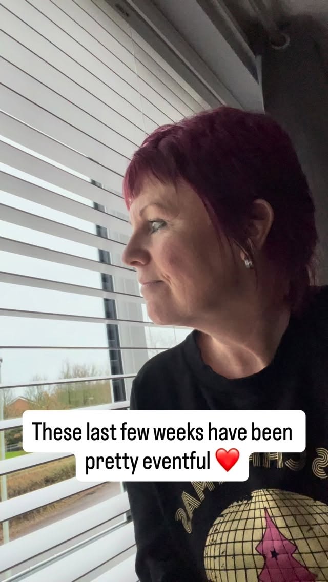 There’s been so much to love about the past few weeks ❤️
Festive markets
A trip to Hebden Bridge
Trimming up for Christmas
Etsy sales
A magazine feature
And a huge abstract canvas commission
All this and more…thank you Nov/Dec! ❤️
#stardustacrylicart #creativehappylife #reelitfeelit