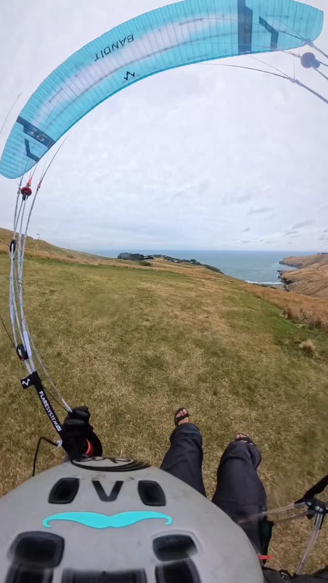 Finally got to test the new BANDIT 16 at Taylor’s Mistakes thanks to @chchpara Come and try this beauty yourself!!
Hats off to the FLARE team for creating this incredible machine!
@go.flare.global @chchpara @no0ffseason @_paraglidingworld_ @cactusoutdoor @teva_newzealand @paragliding_family
-
-
-
#beyond_gravity #go_flare #flarebandit #flaremoustache #flareline speedflying prospeedflying paragliding parakites miniwing extremesoaring lakehawea lovewanaka newzealand