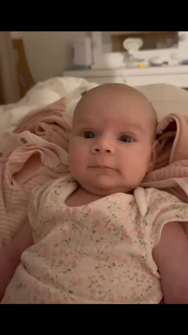 I love seeing amazing results following a visit to my Tounge tie clinic.
Im not just a "Snipper"
We discuss the importance of the tongue function. If there's obvious tension, i always suggest and refer to osteopaths (HUGE FAN).
Im not working xmas week, but if you're local, at home and struggling with feeding. Drop me a DM. I'll help if I can
These pics and vids are from my recent clinics. The difference in the babies latch is incredible🙌
Shared with consent