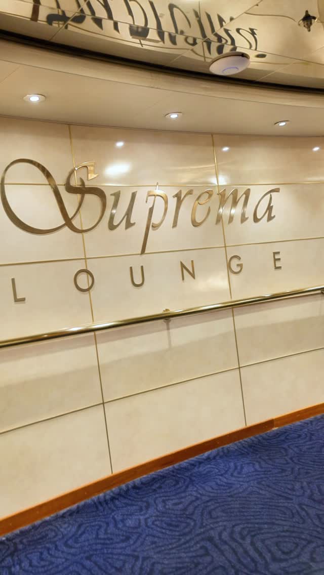 🎄 Buon Natale da Typelovers ✨
Quest’anno è stato fatto di incontri, emozioni condivise, momenti da ricordare e storie vissute insieme.
Grazie a chi ha partecipato, collaborato, festeggiato e reso ogni evento unico. È dalle persone che nasce la magia, ed è per voi che continuiamo a creare esperienze che lasciano il segno.
Ci vediamo presto, pronti a vivere nuovi momenti insieme.
Buone feste ✨
#Typelovers #BuonNatale #Eventi #MomentiDaVivere BuoneFeste #typeloversevents