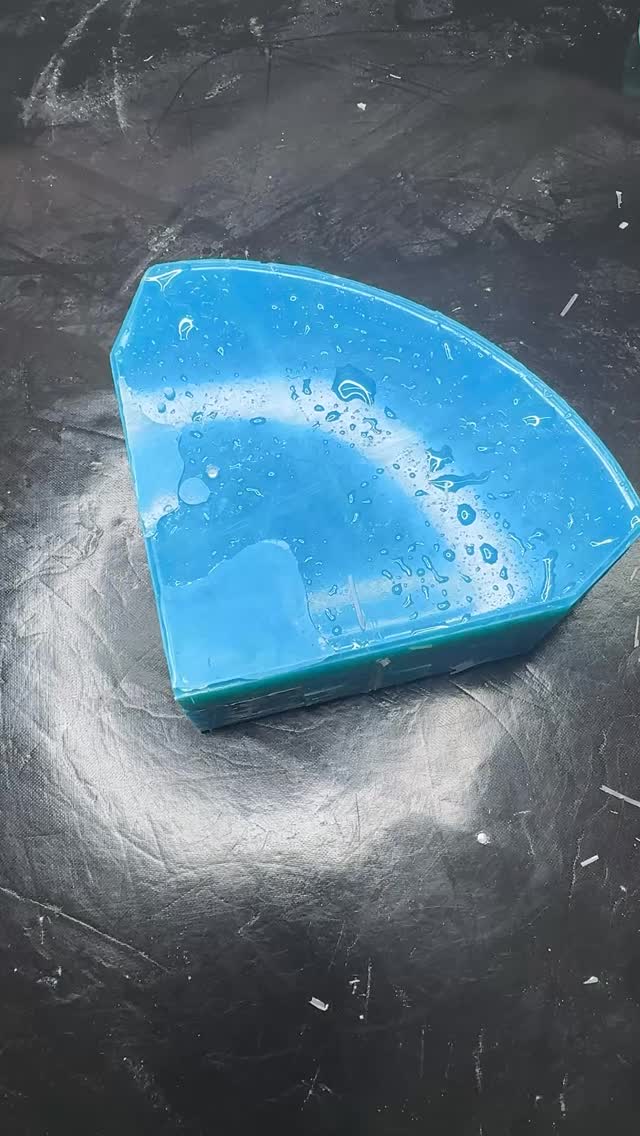 Dernière ligne droite avant Noël, et toujours pas de cadeau ?
Pas de souci : on a mis en place des bons d’achat La Looterie, dispo direct sur notre site.
Montant libre, message personnalisé, imprimable pour glisser sous le sapin.
Et le code NOEL2025 est toujours actif, avec 10 % de réduc sur toute la boutique.
#bonscadeaux #cadeaunoel #dicegoblin #lalooterie #artisanat jdr resine handmade pourtoi faitmain dnd dés dice dnd5e