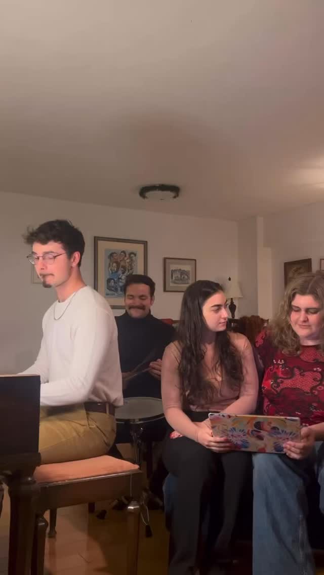 There’s no silver bell emoji so pretend this is silver 🔔🔔
#jazzvoice #christmasjazz #jazzquartet #jazzsingers #jazzvocals