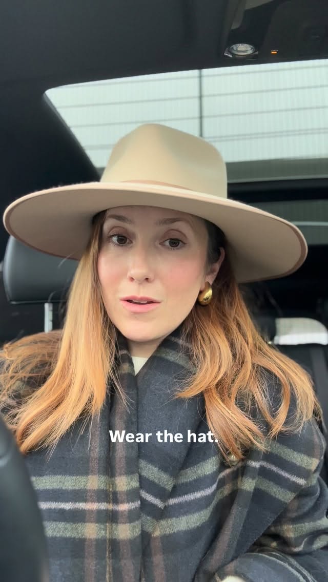 Are you dressing to blend in?
Does accessorising seem like a bit “much?”
Have you even discovered your own personal style yet?
Let’s talk about it!! 🥰
#personalstylist #personalstyle #lackofcolor