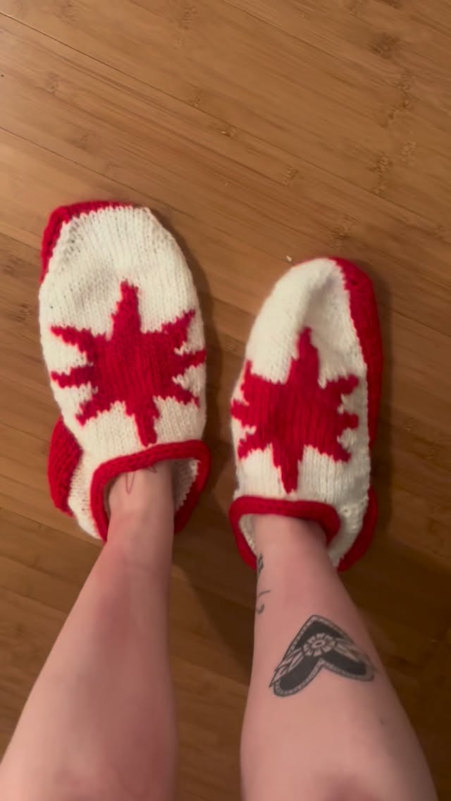 Peak end of 2025: knitting the #sailorslippers by @anniesews_ while watching heated rivalry 🫡
Went rogue with the star pattern to match my actual foot tattoos (and my logo haha)