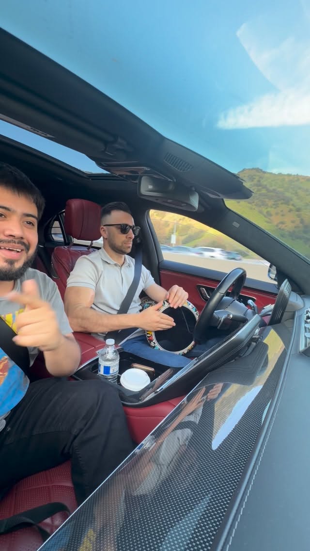 When 🎵MuSiC🎶 finds a way 🎤
#onceuponabeat 🥁
#music #dahov #darbuka #la #beat #beats #drums #derbake #tamtamshow #showtime #carmusic #drive #show #beatz #tabla #007 #drumz #doumbek #losangeles #ride #sing #latin #arabic #vibe #vibes #beatmaker