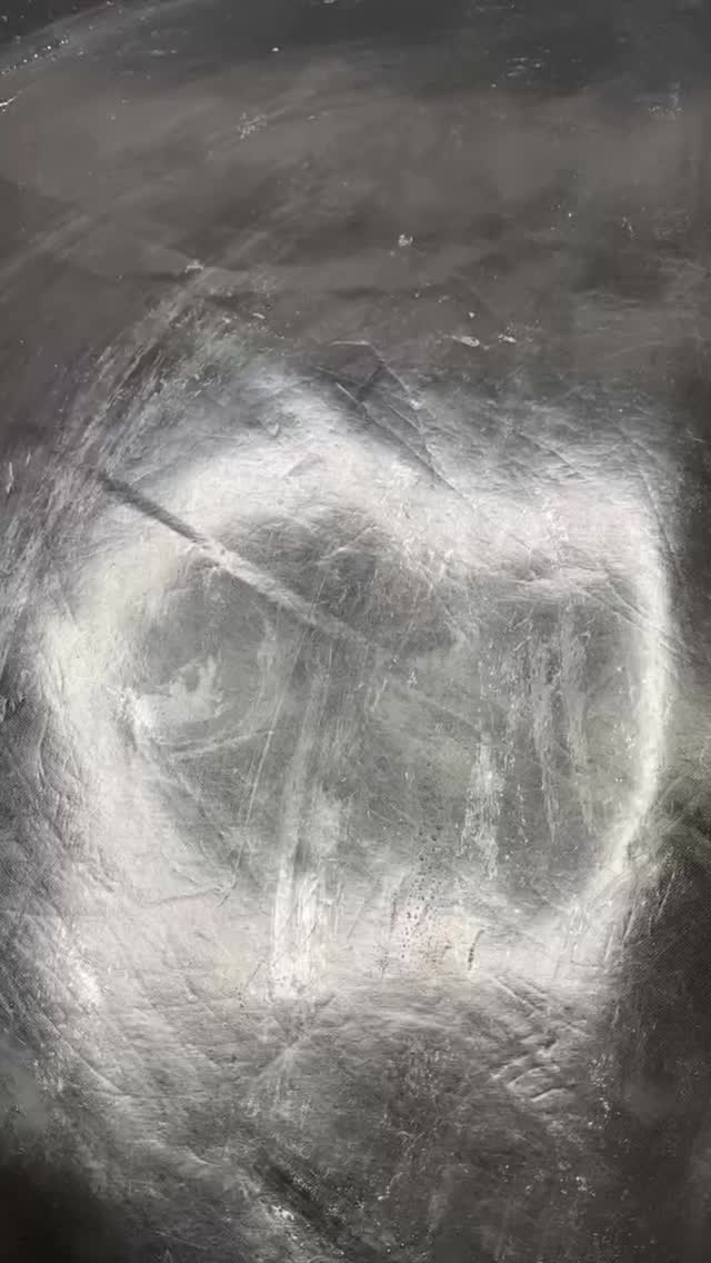 C’est l’heure du reveal !
Les dés sortis dans la dernière vidéo sont enfin démoulés… et franchement, ça rend super bien.
Bon, y’a un set que j’ai un peu foiré — mais pas de panique, on répare ça dans la foulée.
#dicegoblin #lalooterie #artisanat #jdr #resine #handmade #pourtoi #faitmain #dnd #dés #dice #dnd5e
#reveal #atelierresine #désraté #customdice