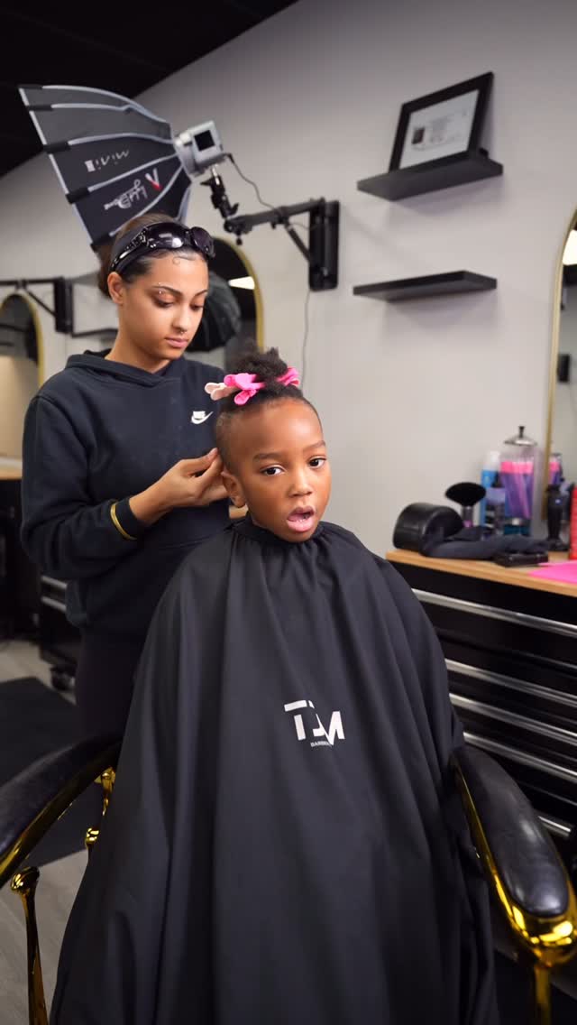 MEET AMAYA 💈
From braids to clean cuts, Amaya is well-rounded and detail-driven.
If you’re looking for versatility and consistency, she’s the one.
Now accepting new clients at TJM Barber Co.