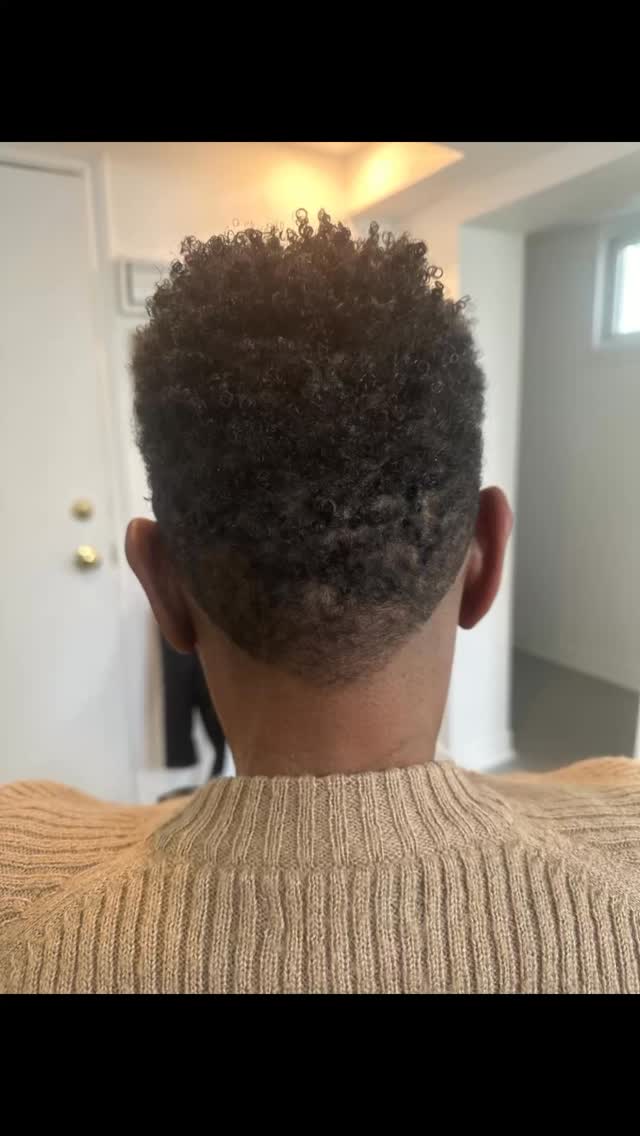 Letting your hair grow naturally is an act of patience and self-trust. You also have to choose to accept your rhythm and your journey. Growth happens when your hair is nourished, protected and loved consistently. So just be patient with your hair.
If you need confidently style and grow your hair click in link in bio to request your appointment.
#coilyhair #ottawamobilestylist #texturedhair #ottawanaturalhairstylist #ottawacurlyhairstylist