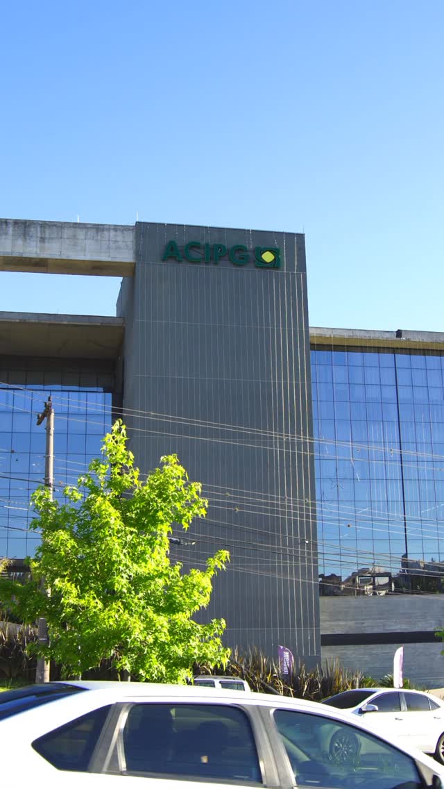 Evento @conexaomaximiza
Atendido para a @maximizacorretora – Tecnologia em Seguros
Um evento pensado para conectar marcas, fortalecer relacionamentos e valorizar cada expositor com tecnologia e apresentação de alto nível.
Nossa atuação contou com painéis de LED estrategicamente posicionados, permitindo que os expositores divulgassem suas logomarcas, conteúdos institucionais e trabalhos de forma dinâmica, moderna e com excelente impacto visual em seus estandes.
A tecnologia dos painéis trouxe uniformidade visual ao evento, reforçou a identidade das marcas presentes e elevou o padrão de comunicação, proporcionando maior visibilidade, profissionalismo e destaque para cada empresa participante.
Soluções audiovisuais aplicadas com precisão, transformando o ambiente em um espaço corporativo sofisticado, funcional e alinhado à proposta do Conexão Maximiza.
⭐️Ariel Som e Luzes - Tecnologia, impacto visual e experiências que conectam marcas.
Vídeo de: @pinat_made