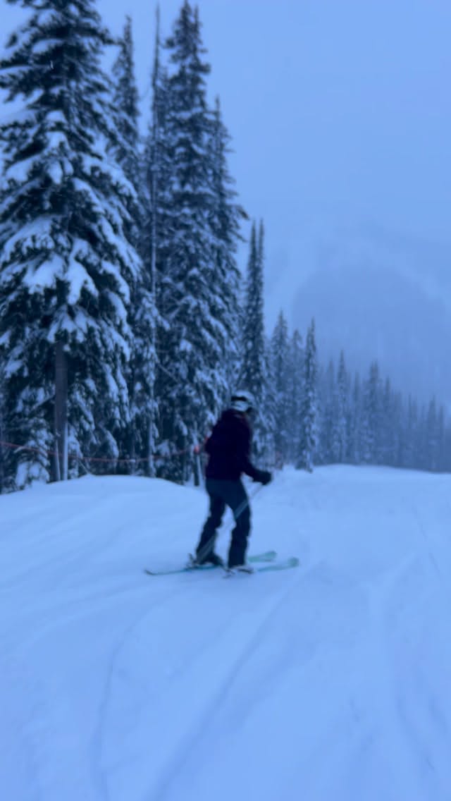 Rebuilding my confidence after 5 years of no skiing and a bad fall on the second to last time I did 😬
I’m good at managing the fear climbing and knowing my challenge levels so it’s interesting gauging it whilst skiing! ⛷️ fun times nonetheless with the hubby @harry_widdowson 🫶
@whitewatermountainresort