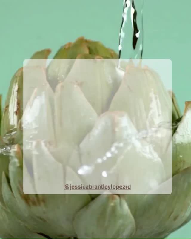 Artichokes are loaded with fiber, low in calories, and bursting with antioxidants.
The best part? They're way easier to add them than you think - fresh, frozen, or canned (no judgement here, we are all busy). Saute, toss them in salads, blend into a dip, or my favorite, steam and serve with a creamy lemon yogurt dip.
#perimenopausenutrition #sustainablehabits #womenover40 #wellnessjourney #glp1friendly