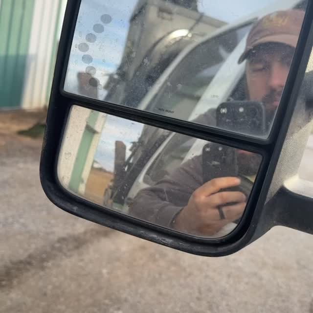 Peacock reflection… Catching him reminds me of catching my kids practice smiling and crying in front of a mirror 😆#loghrycattleco #cattleranch #countryliving #farmlife #peacocks