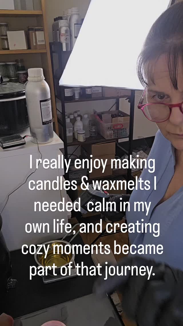 Cozy has become part of how I cope with anxiety and
tired days.
Candles, wax melts, soft light - small moments that
help slow everything down.
#candlelover #anxiety
#candleburn #candletest