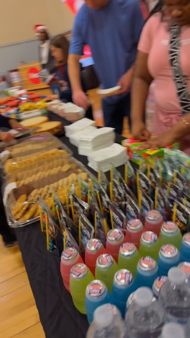 @thisislifechi Holiday Extravaganza