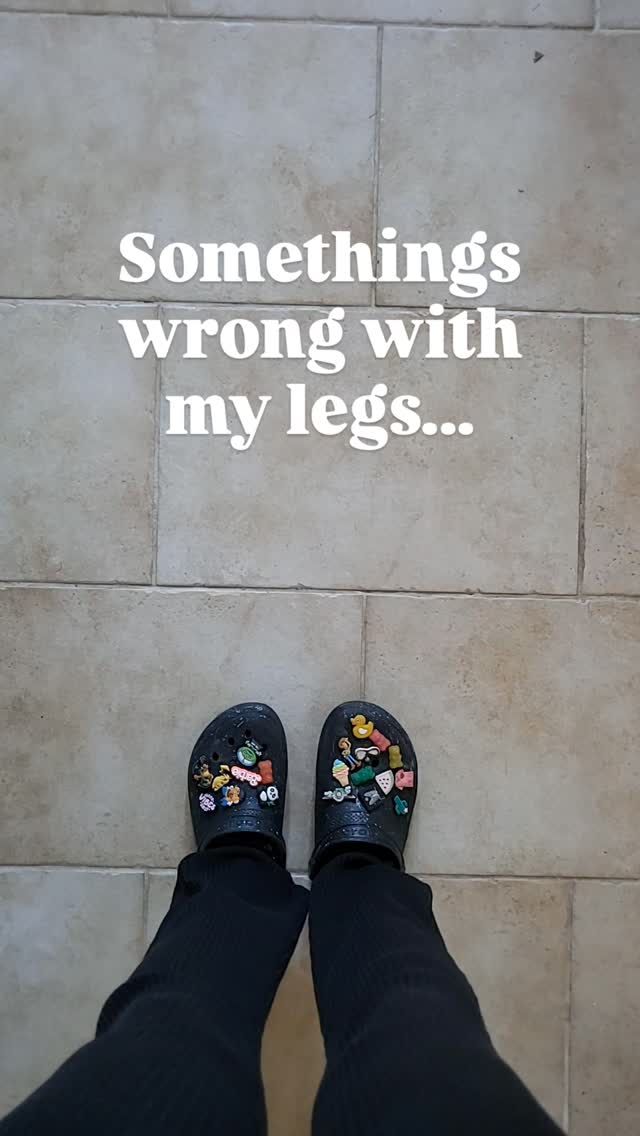 Somethings wrong with my legs....✨️☺️
#covecoastcosmetics #pooleaesthetics #poole