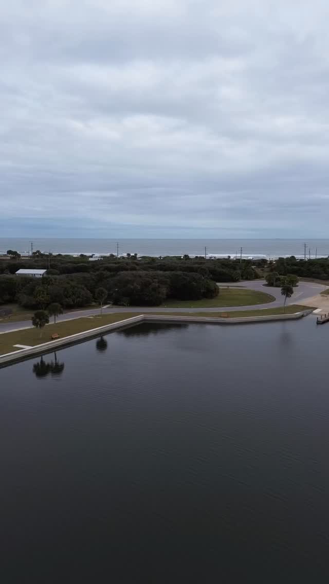 Another shoreline secured.
Completed sea wall at Gamble Rogers—built to protect, engineered to last.
#GambleRogers #Seawall #MarineConstruction